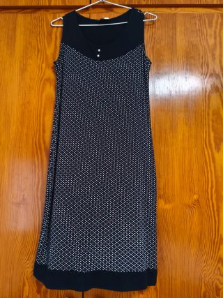 Vestido marinero negro y blanco y burdeos.