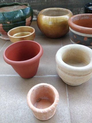 Lote 8 Macetas Cerámica, Plástico y Terracota.