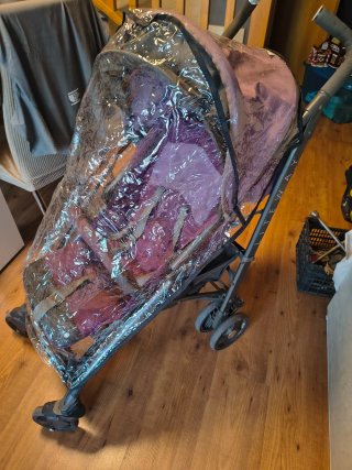 Silla de paseo marca Chicco morada