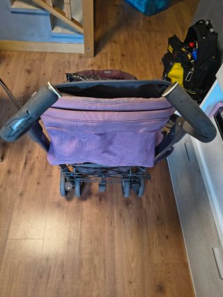 Silla de paseo marca Chicco morada