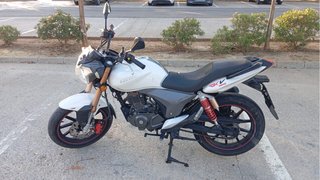 Moto Keeway RKV 125cc Blanca
