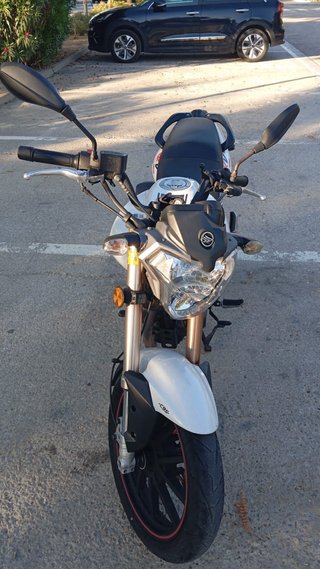 Moto Keeway RKV 125cc Blanca