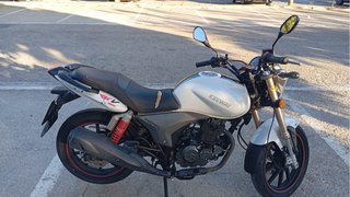 Moto Keeway RKV 125cc Blanca