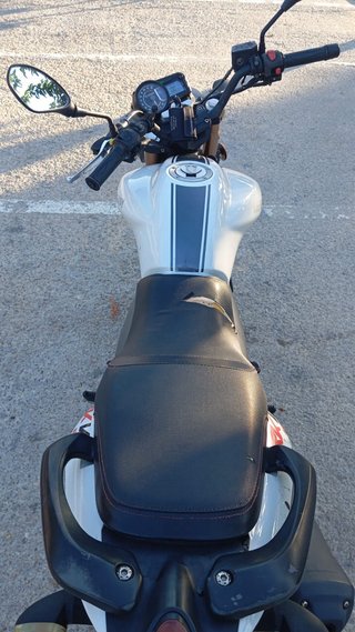 Moto Keeway RKV 125cc Blanca