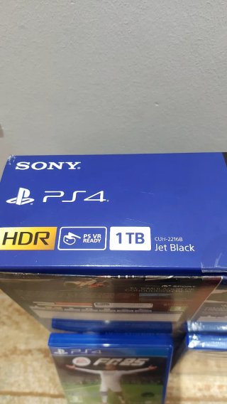 PS4 Mega Pack 1 TB con 2 Mandos y Juegos.