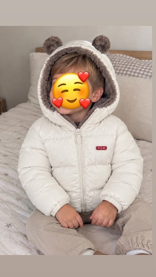 Chaquetón infantil con orejas de oso