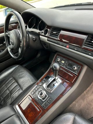 Audi A8 2004
