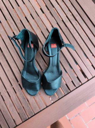 Zapatos de tacón Vialis negros mujer