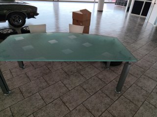 Mesa dirección cristal al ácido, aluminio y acero
