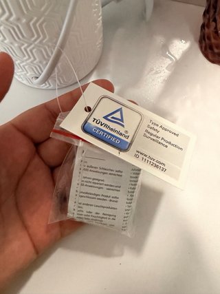 Lámpara de mesita blanca tela