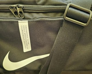 NUEVA, BOLSA GRANDE NIKE NEGRA, A ESTRENAR!!