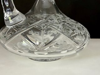 Jarra cristal tallado con asa