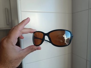 Gafa Oakley Cohort Polished Black con lentes ambar