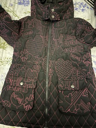 Chaqueta Desigual niña negra rosa talla 9/10 años.