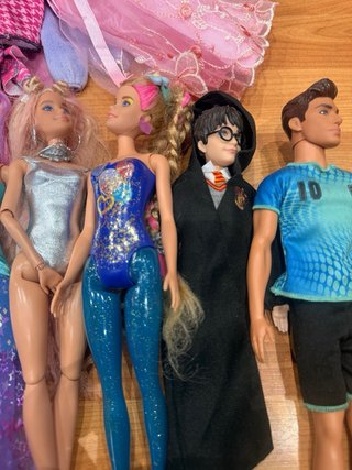 Lote de Barbies y Accesorios