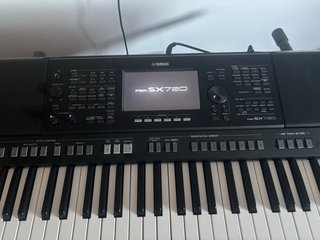 Teclado Yamaha PSR SX720