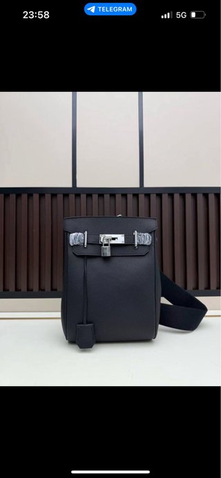 Bolso de piel negro