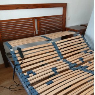 Dormitorio completo con cama articulada