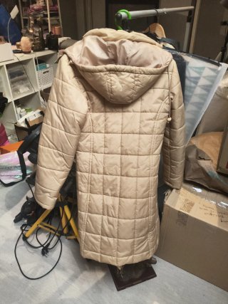 Abrigo acolchado beige