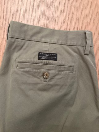 Pantalón Chino Banana Republic Verde Oliva.
