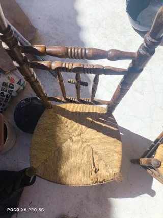 Reclinatorio de madera y yute