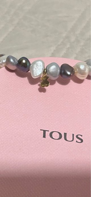 Pulsera Tous perlas multicolor con charm oro
