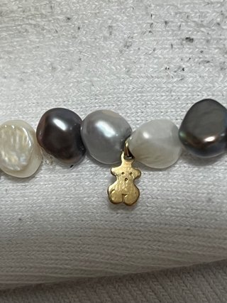Pulsera Tous perlas multicolor con charm oro