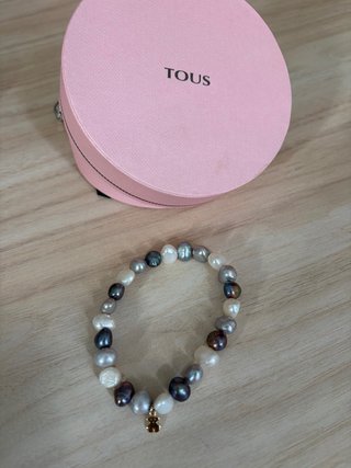 Pulsera Tous perlas multicolor con charm oro