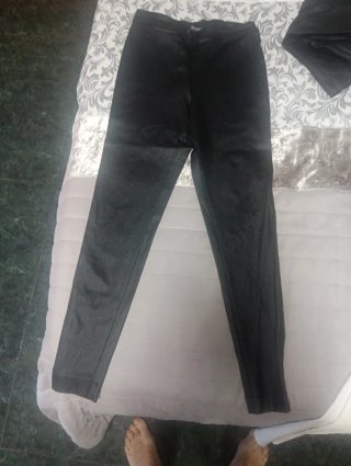 Pantalón cuero cintura engomada