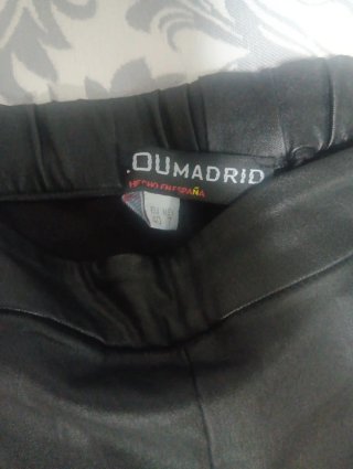 Pantalón cuero cintura engomada