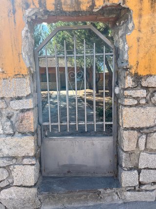 Puerta exterior metal