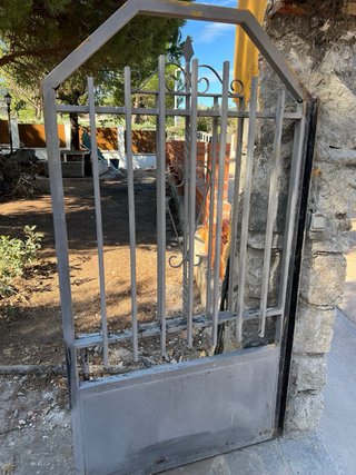 Puerta exterior metal