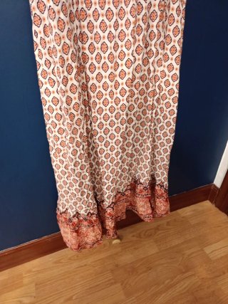 Vestido largo estampado beige y naranja