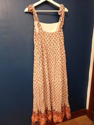 Vestido largo estampado beige y naranja
