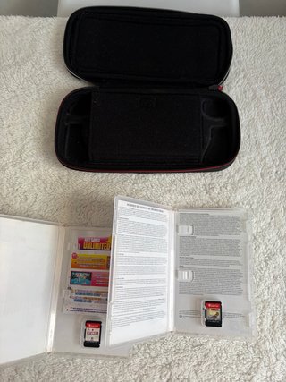 Lote Nintendo Switch: Funda Mario + 2 Juegos