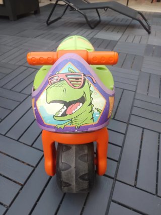 Moto correpasillos infantil dinosaurio