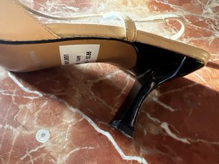 Zapatos camel Studio Paloma Talla 39