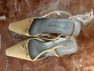 Zapatos camel Studio Paloma Talla 39