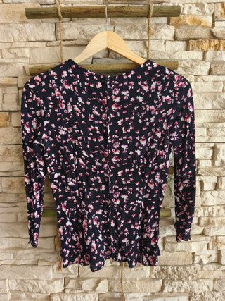 Camicia Bershka nera a fiori rosa