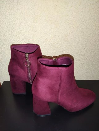 Botines Burdeos Tacón Stradivarius