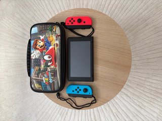 Nintendo Switch + 2 Juegos Sonic + Mario Odyssey