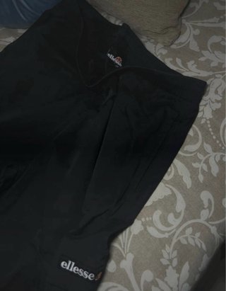 Conjunto ellesse negro chaqueta M y pantalón L