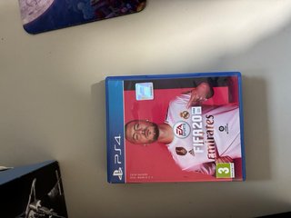 PS4 1TB Mega Pack con 5 Giochi