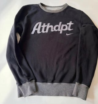 Sudadera Nike Athdpt Negra y Gris
