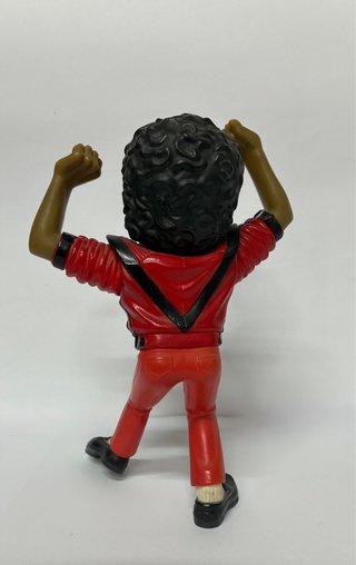 Figura Michael Jackson Thriller con caja original.