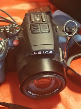 Cámara Leica V-Lux Bridge