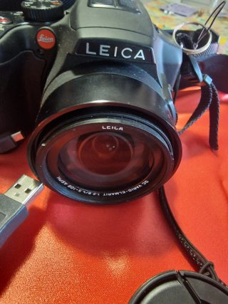 Cámara Leica V-Lux Bridge