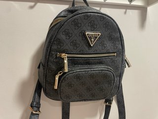 Mochila Guess pequeña