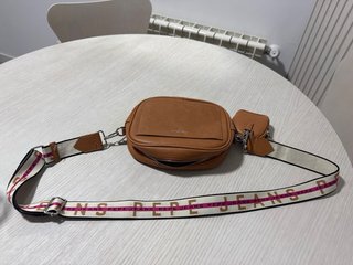 Bolso Pepe Jeans de piel con  bandolera