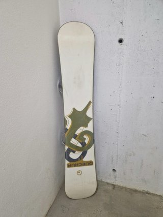 Tabla Snowboard GNU y Botas DC Talla 41